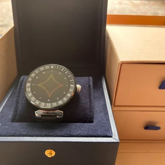 LOUIS VUITTON Tambour Horizon Smart Watch